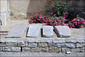 pierres tombales église